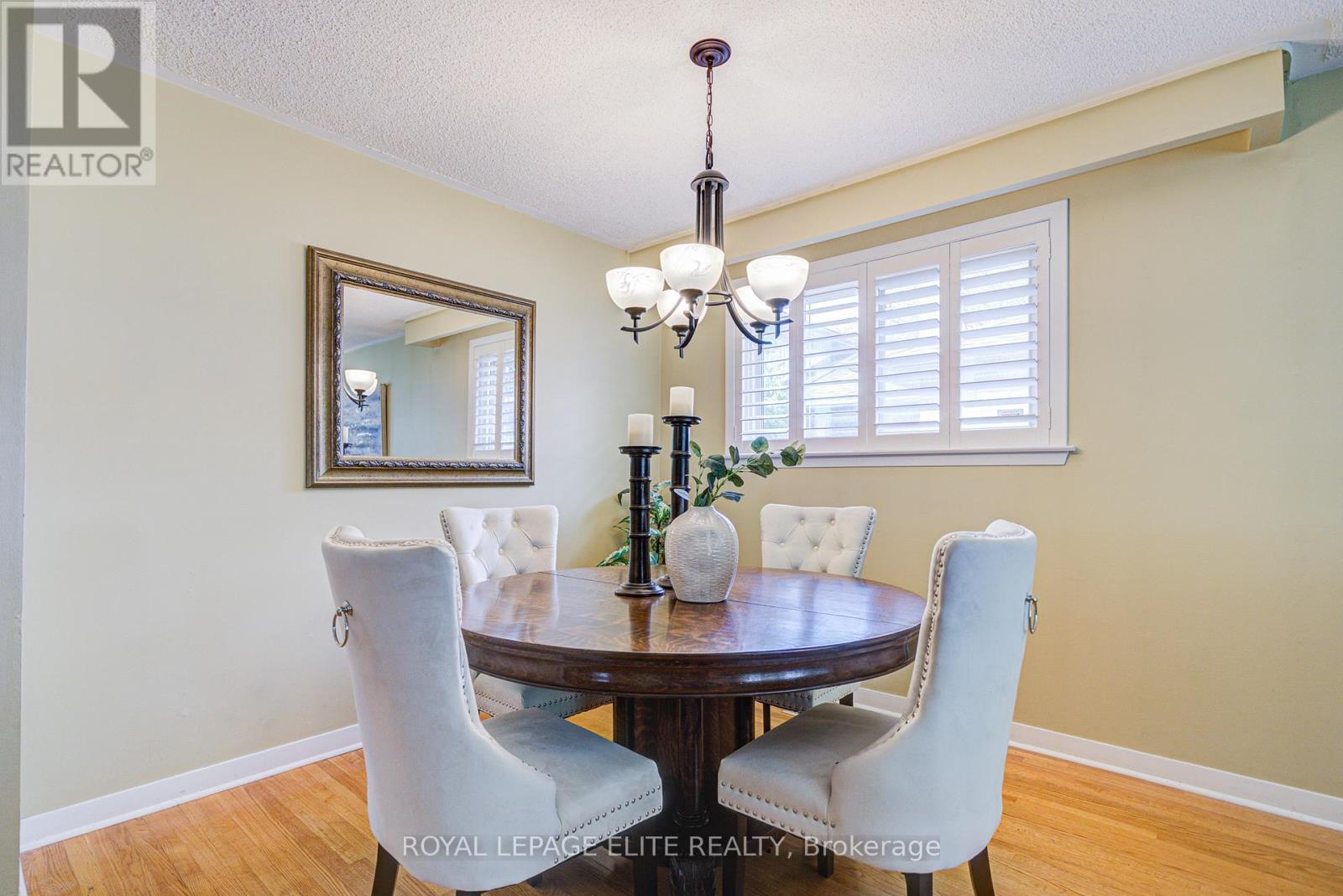 136 Carsbrooke Road, Toronto (Etobicoke West Mall), Ontario  M9C 3C8 - Photo 12 - W12179755