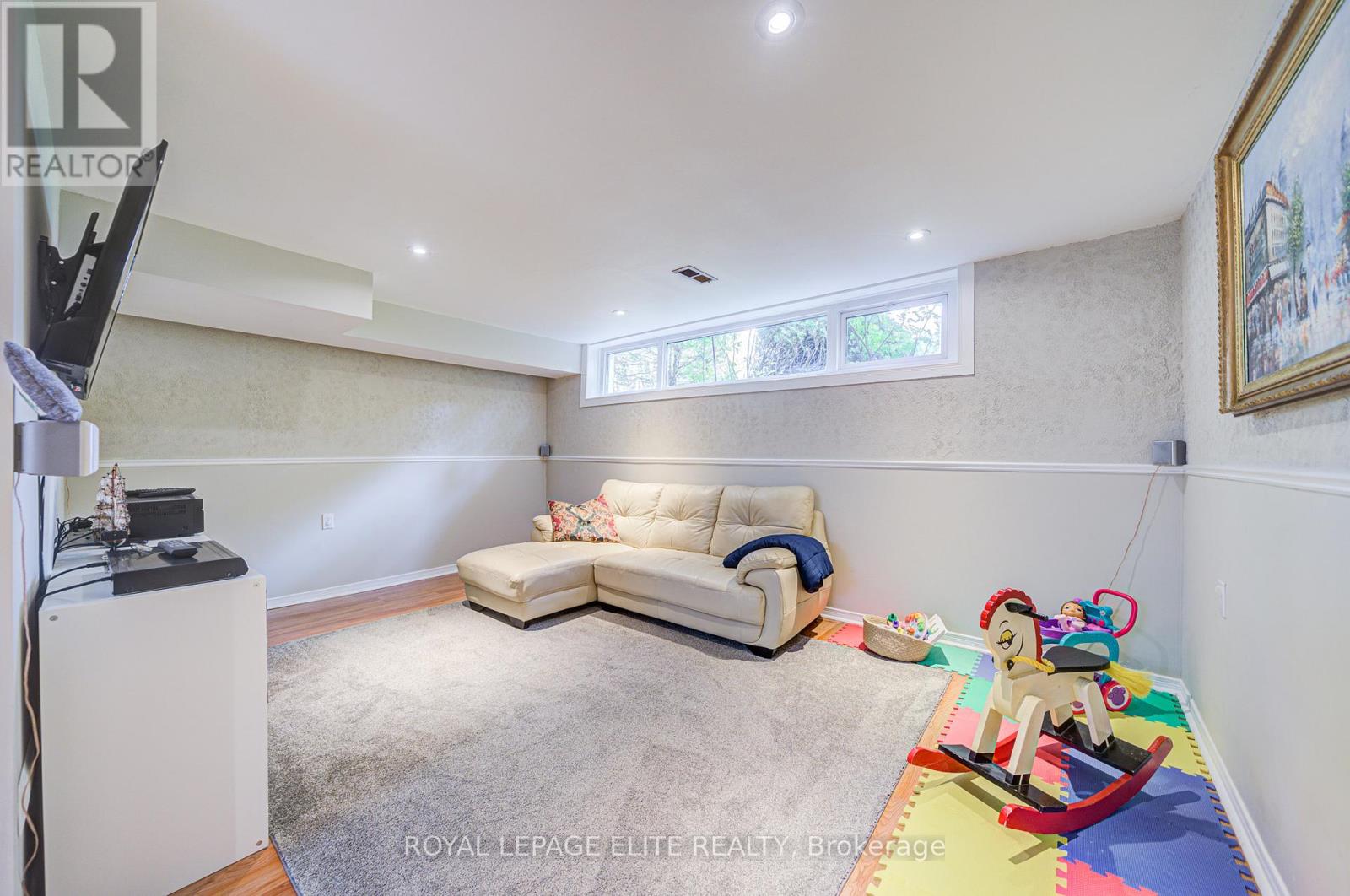 136 Carsbrooke Road, Toronto (Etobicoke West Mall), Ontario  M9C 3C8 - Photo 35 - W12179755