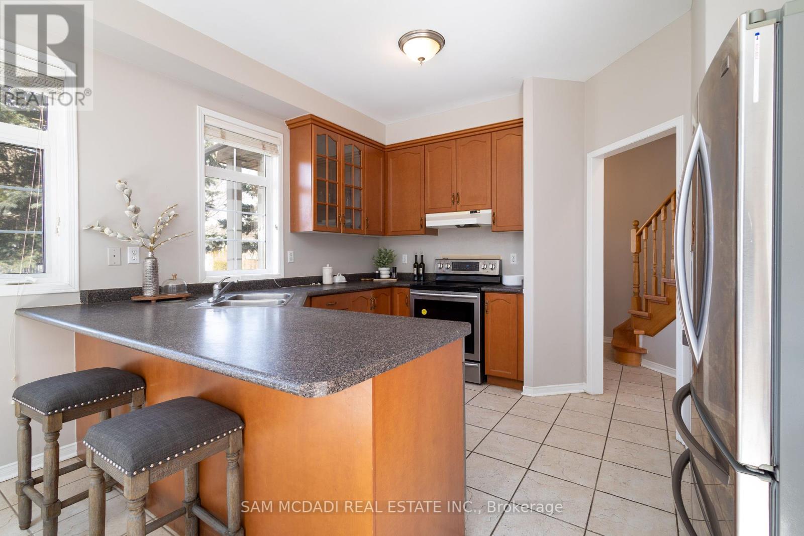 5494 Farmcote Drive, Mississauga, Ontario  L5M 6L5 - Photo 11 - W12179770