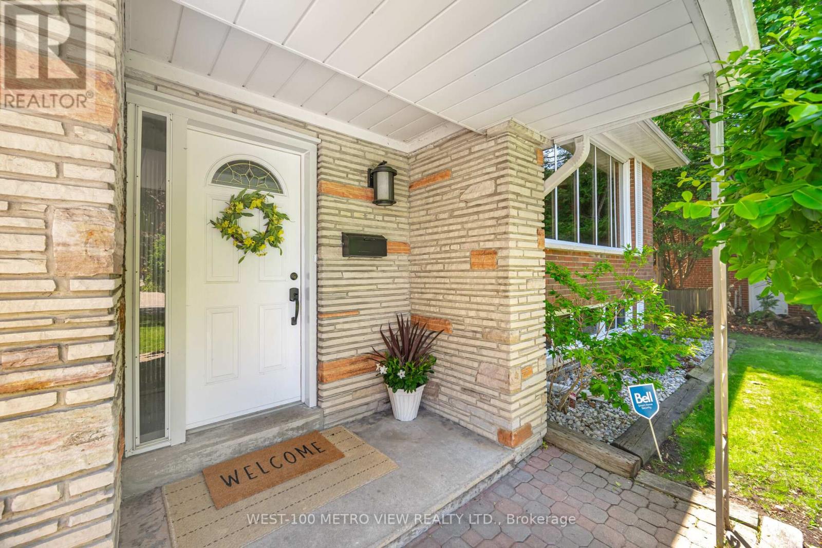 412 Tedwyn Drive, Mississauga, Ontario  L5A 1J5 - Photo 4 - W12179782