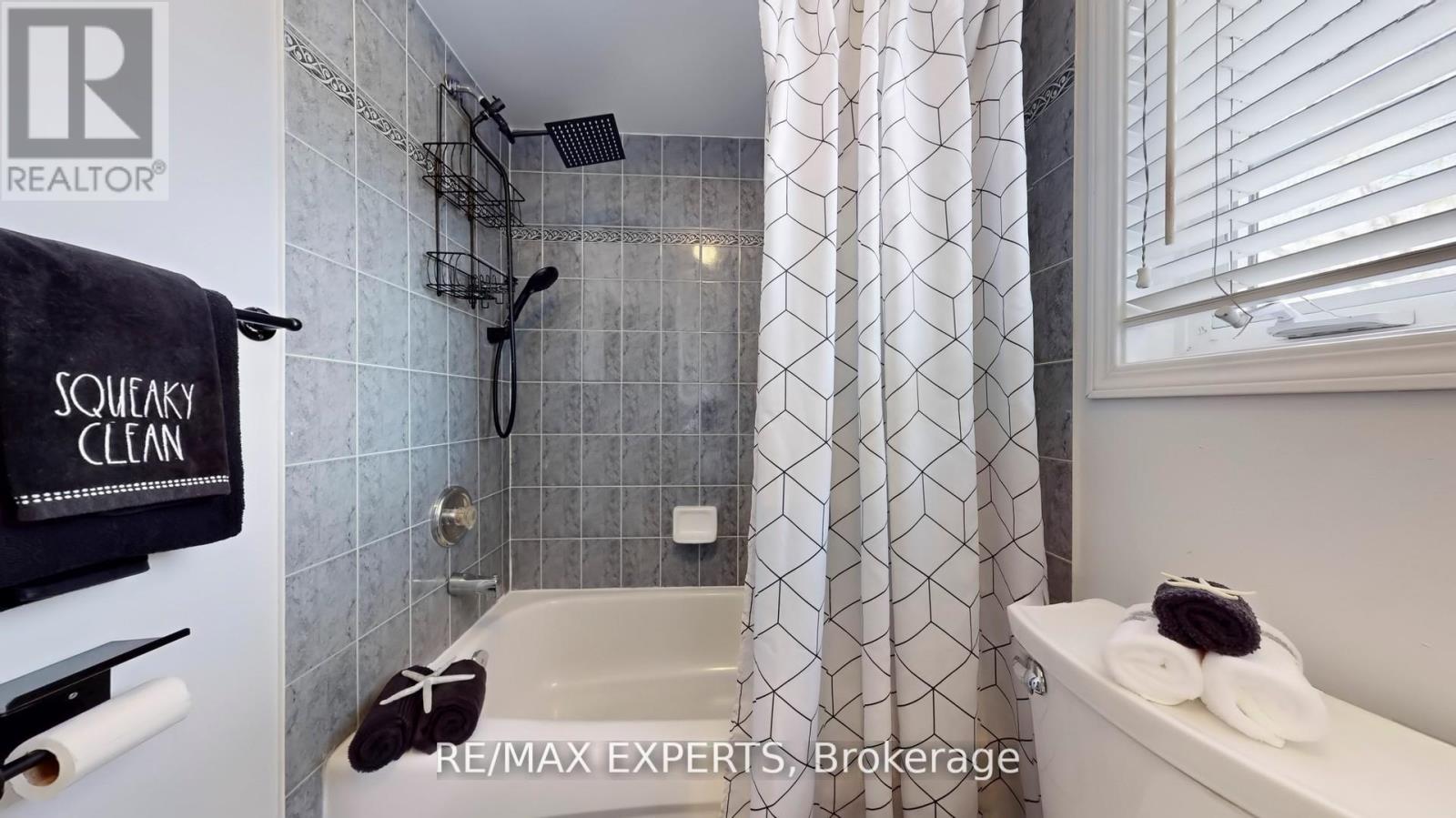 8 Mare Crescent, Toronto, Ontario  M9W 7E6 - Photo 19 - W12179806