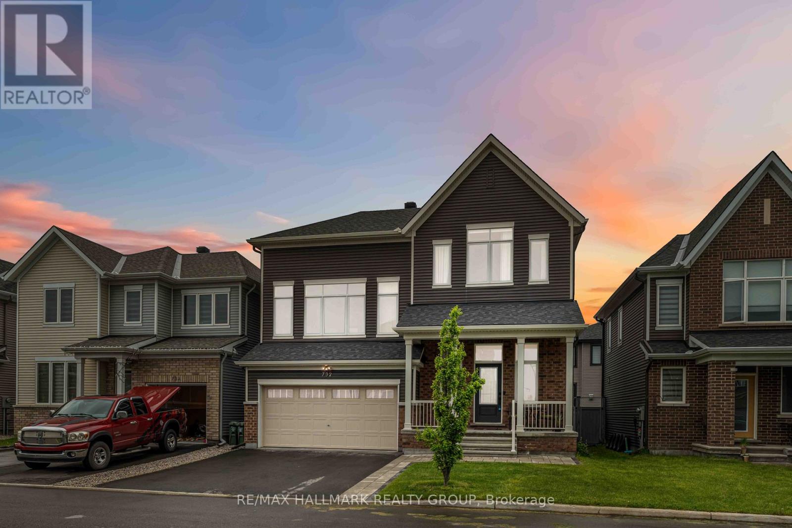 732 Vennecy Terrace, Ottawa, Ontario  K1W 0N3 - Photo 1 - X12179852