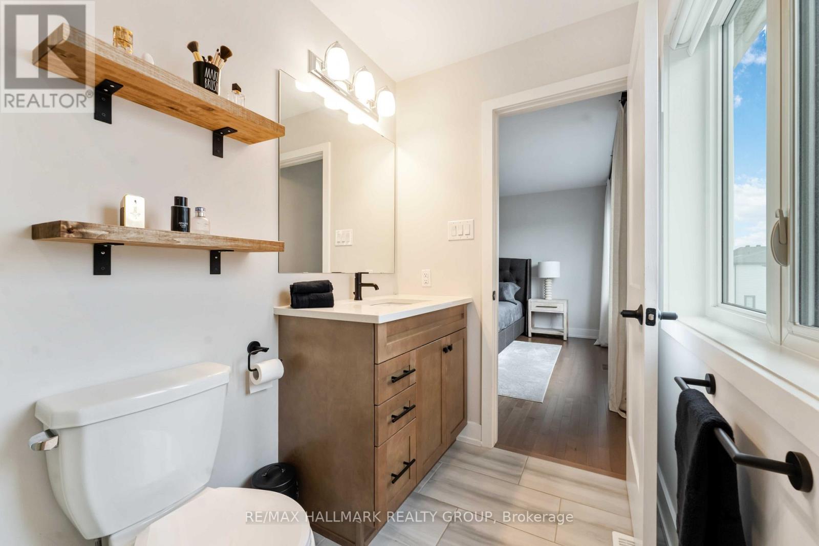 732 Vennecy Terrace, Ottawa, Ontario  K1W 0N3 - Photo 36 - X12179852
