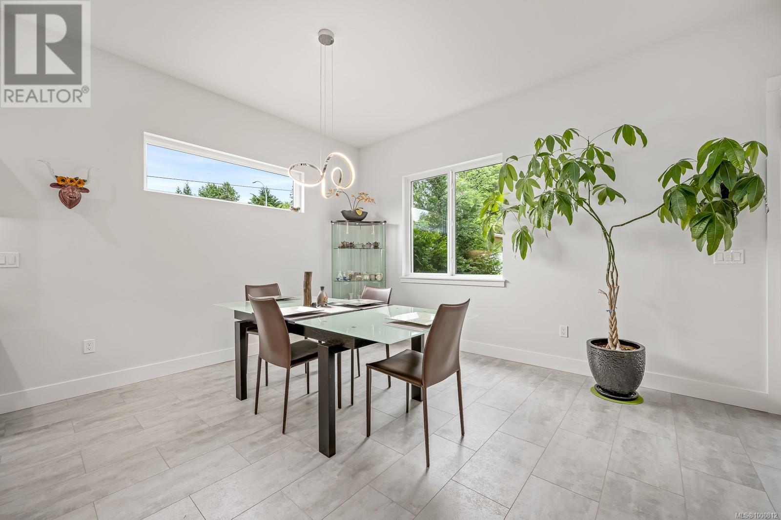 Property at 83 Grayhawk Pl image 1