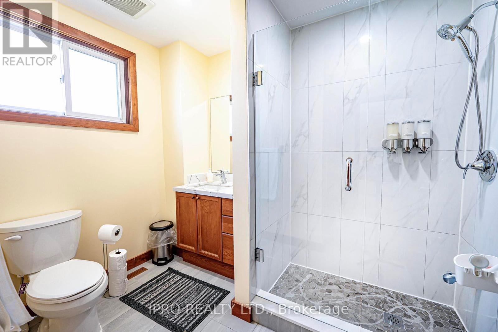 157 Tyrolean Lane, Blue Mountains, Ontario  L9Y 0N3 - Photo 29 - X12179788