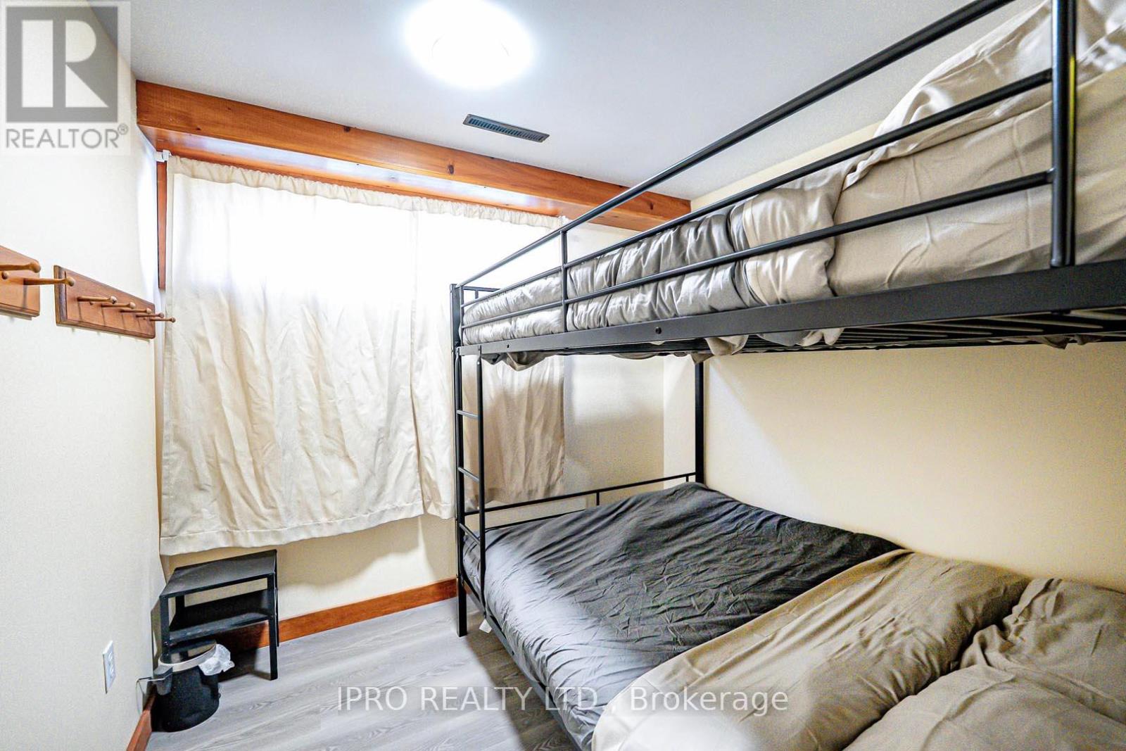157 Tyrolean Lane, Blue Mountains, Ontario  L9Y 0N3 - Photo 42 - X12179788