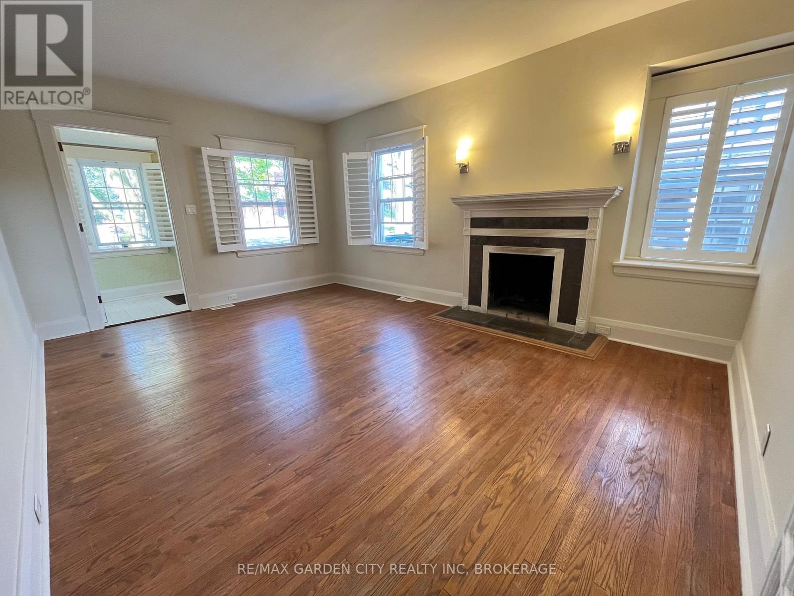 29 Ann Street, St. Catharines (Port Dalhousie), Ontario  L2N 5E8 - Photo 8 - X12139856