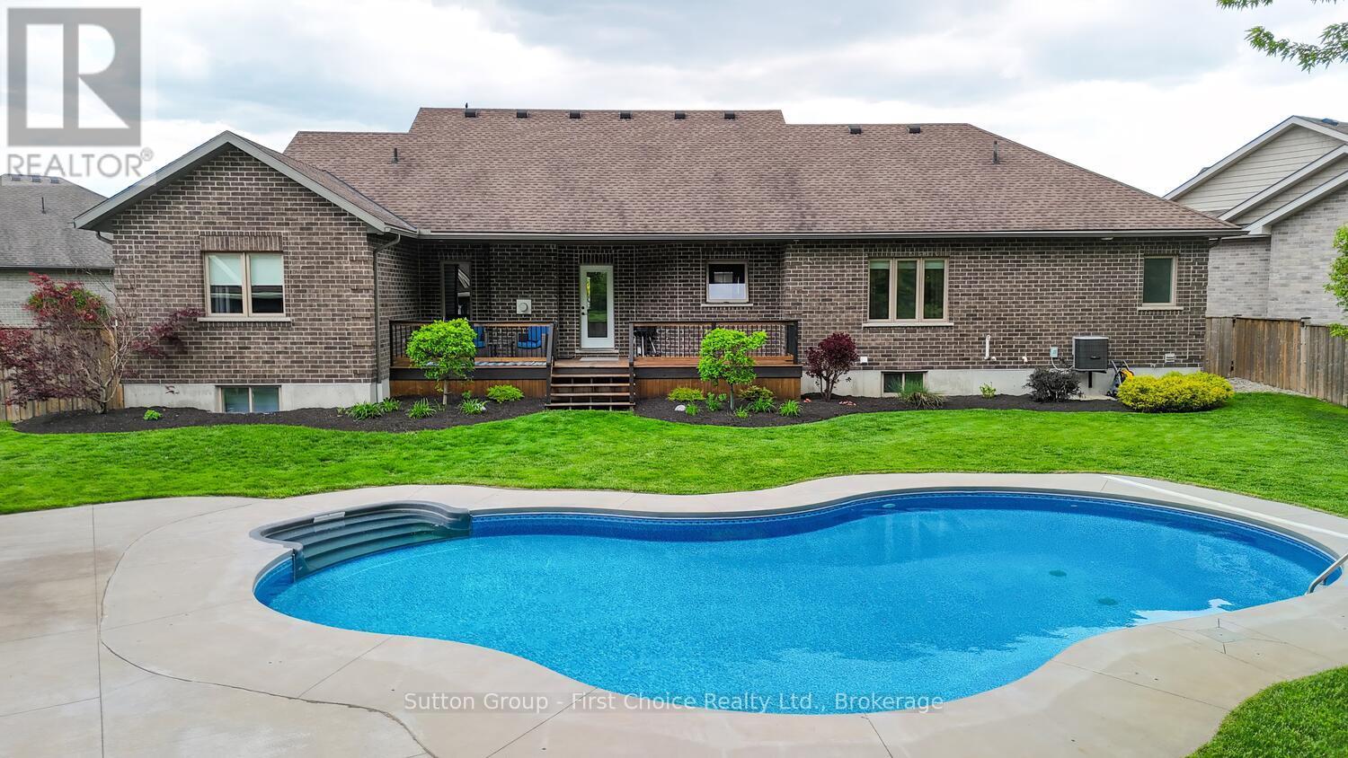 267 Sunset Drive, West Perth, Ontario  N0K 1N0 - Photo 39 - X12179815