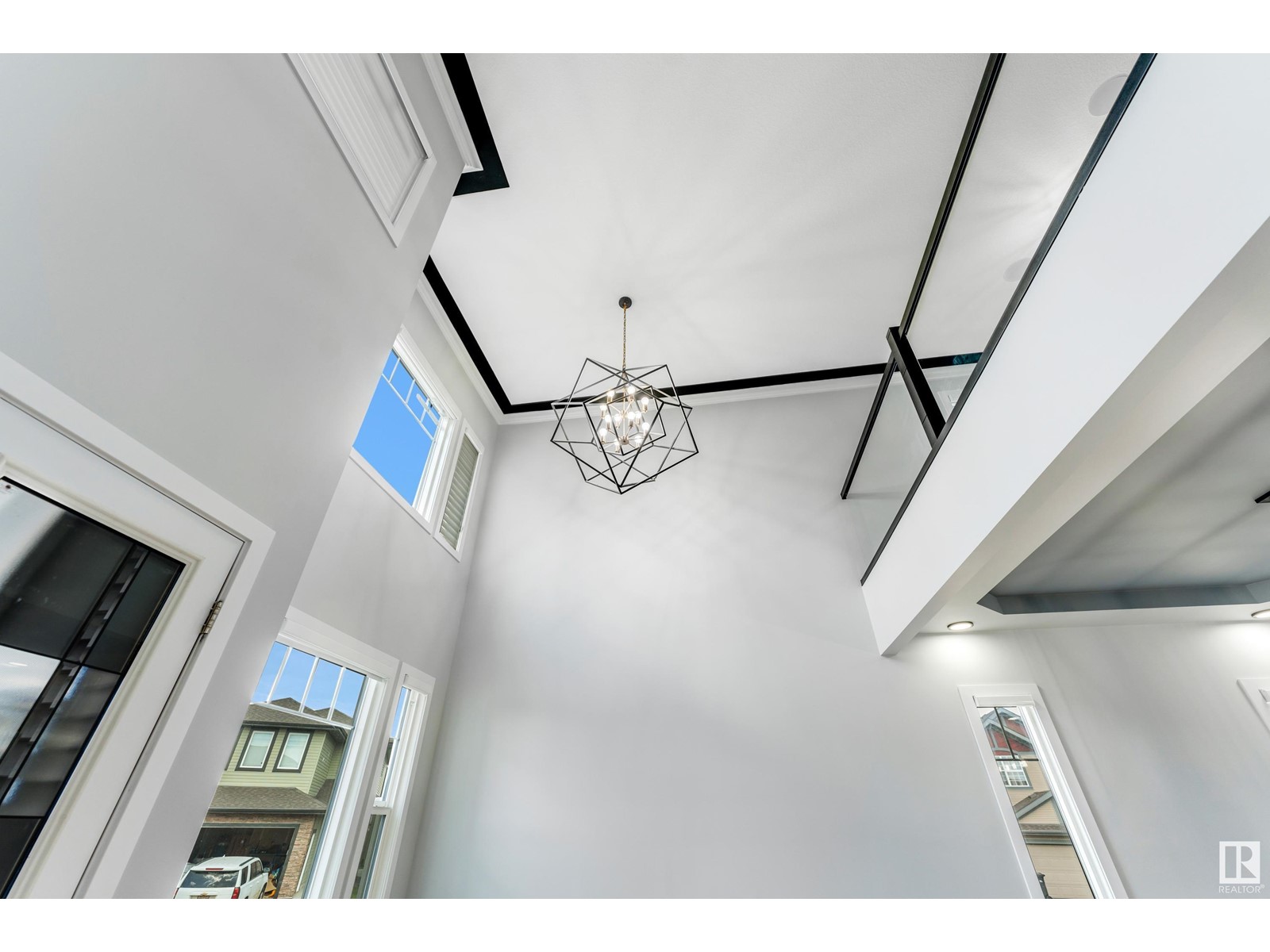 5703 176 Av Nw, Edmonton, Alberta  T5Y 3V6 - Photo 5 - E4435949