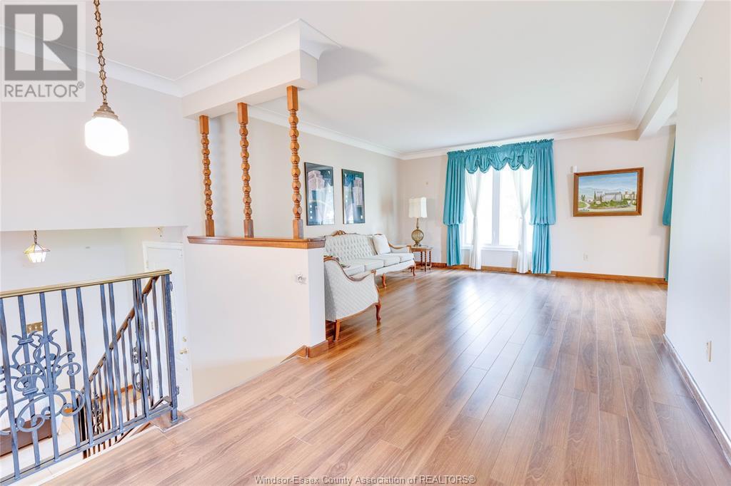 9635 Kerby Road, Windsor, Ontario  N8R 1K1 - Photo 4 - 25013409