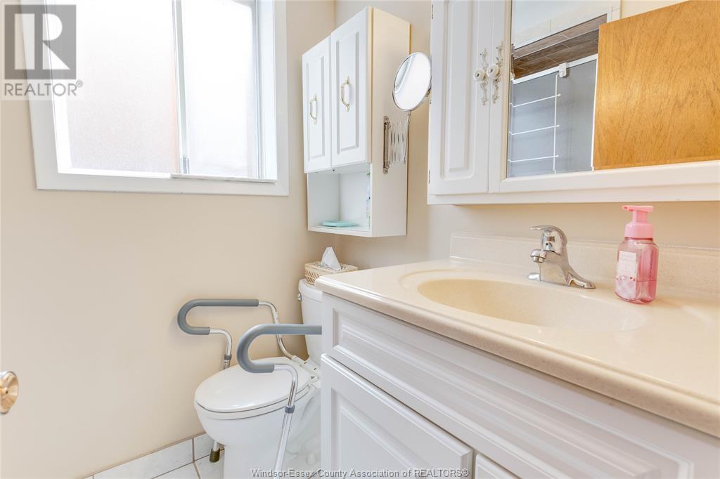 9635 Kerby Road, Windsor, Ontario  N8R 1K1 - Photo 28 - 25013409