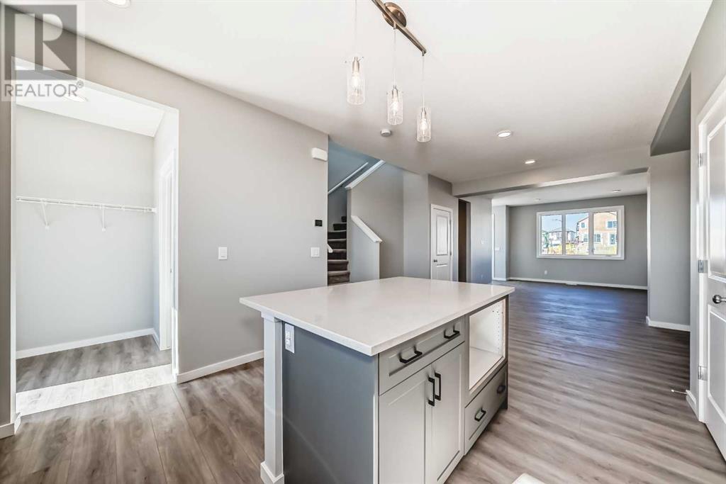 64 Bartlett Way Se, Calgary, Alberta  T3S 0P2 - Photo 5 - A2216296