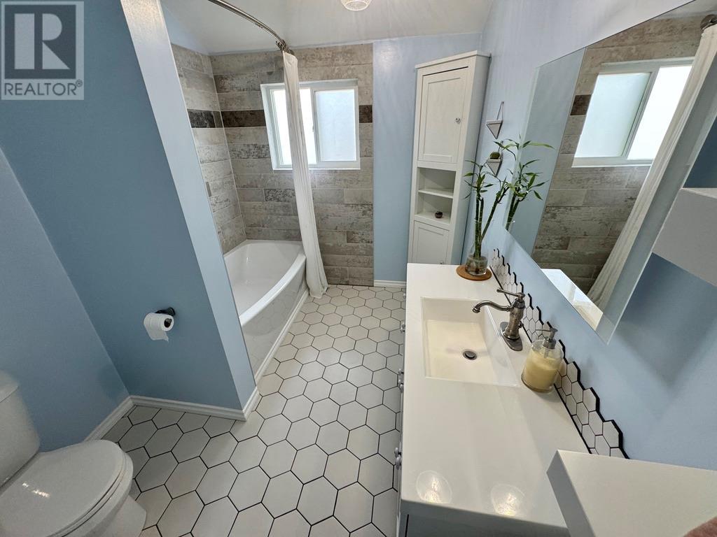 305 98 Avenue, Dawson Creek, British Columbia  V1G 1R8 - Photo 12 - 10349784
