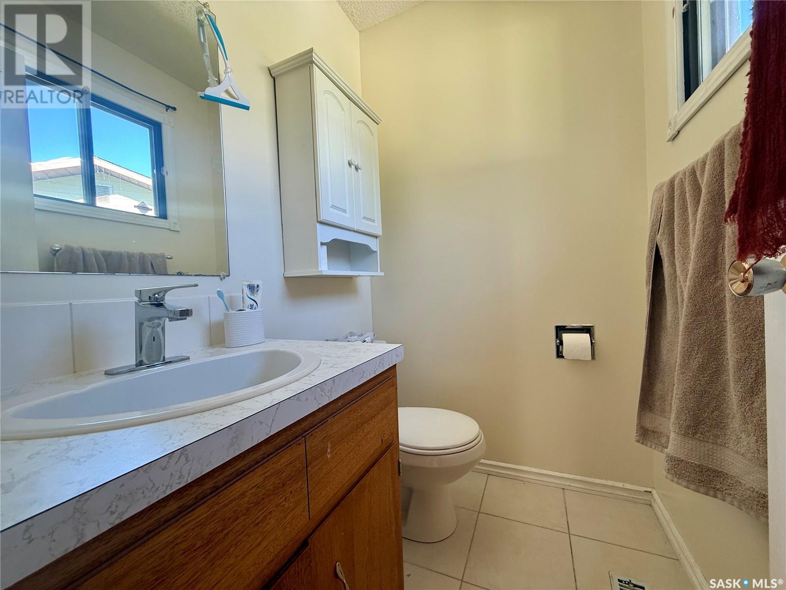 Bay 2523 Griffin Bay E, Regina, Saskatchewan  S4N 5Y7 - Photo 10 - SK007393
