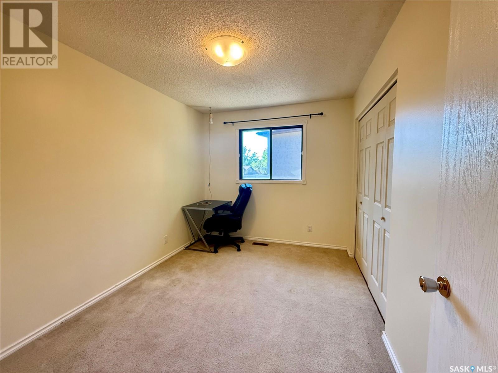 Bay 2523 Griffin Bay E, Regina, Saskatchewan  S4N 5Y7 - Photo 11 - SK007393