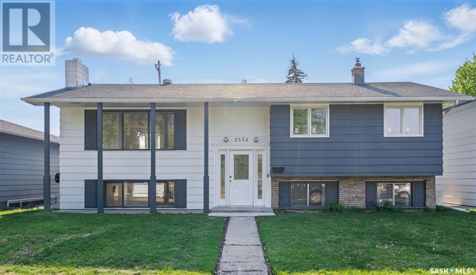 1320 Argyle Avenue, Saskatoon, Saskatchewan  S7H 2W4 - Photo 1 - SK007324