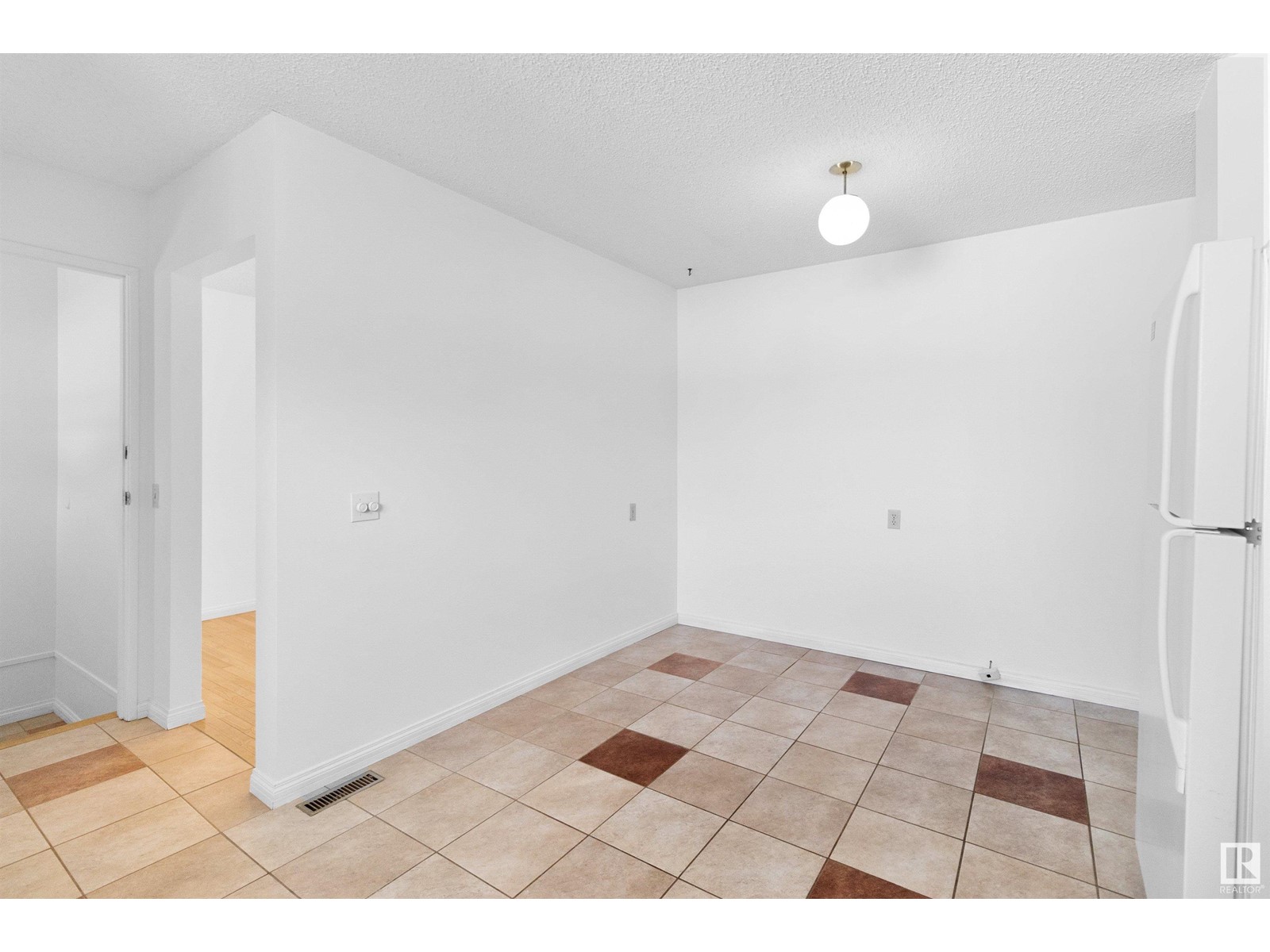 4120 135 Av Nw, Edmonton, Alberta  T5A 2N7 - Photo 13 - E4438949