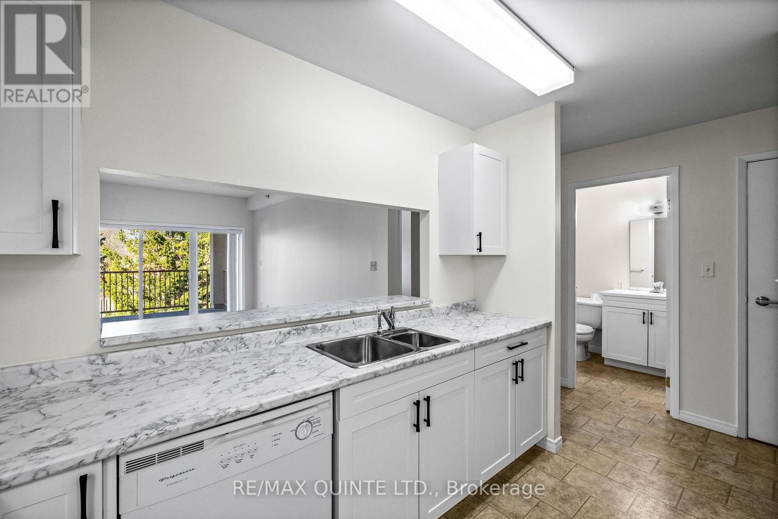 #205 20 Fourth Avenue, Quinte West, Ontario  K8V 5N3 - Photo 13 - X12139240