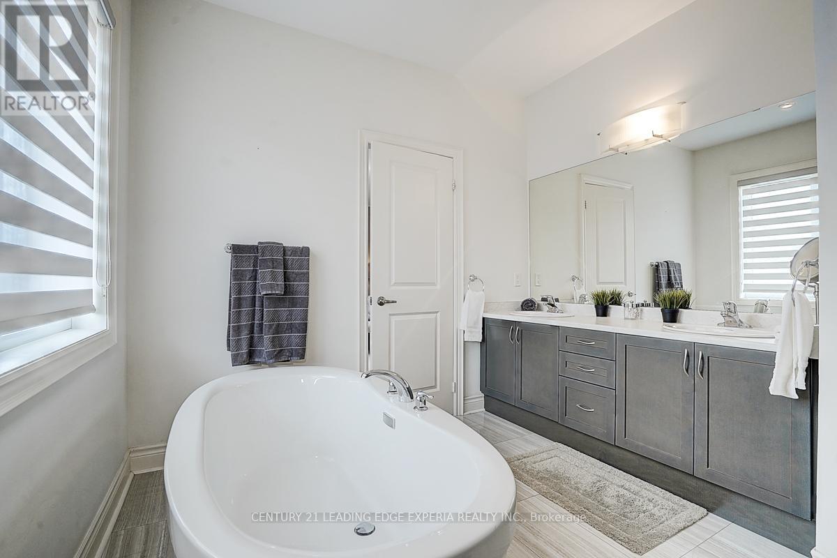 290 Inverness Way, Bradford West Gwillimbury (Bradford), Ontario  L3Z 2A6 - Photo 30 - N12179855