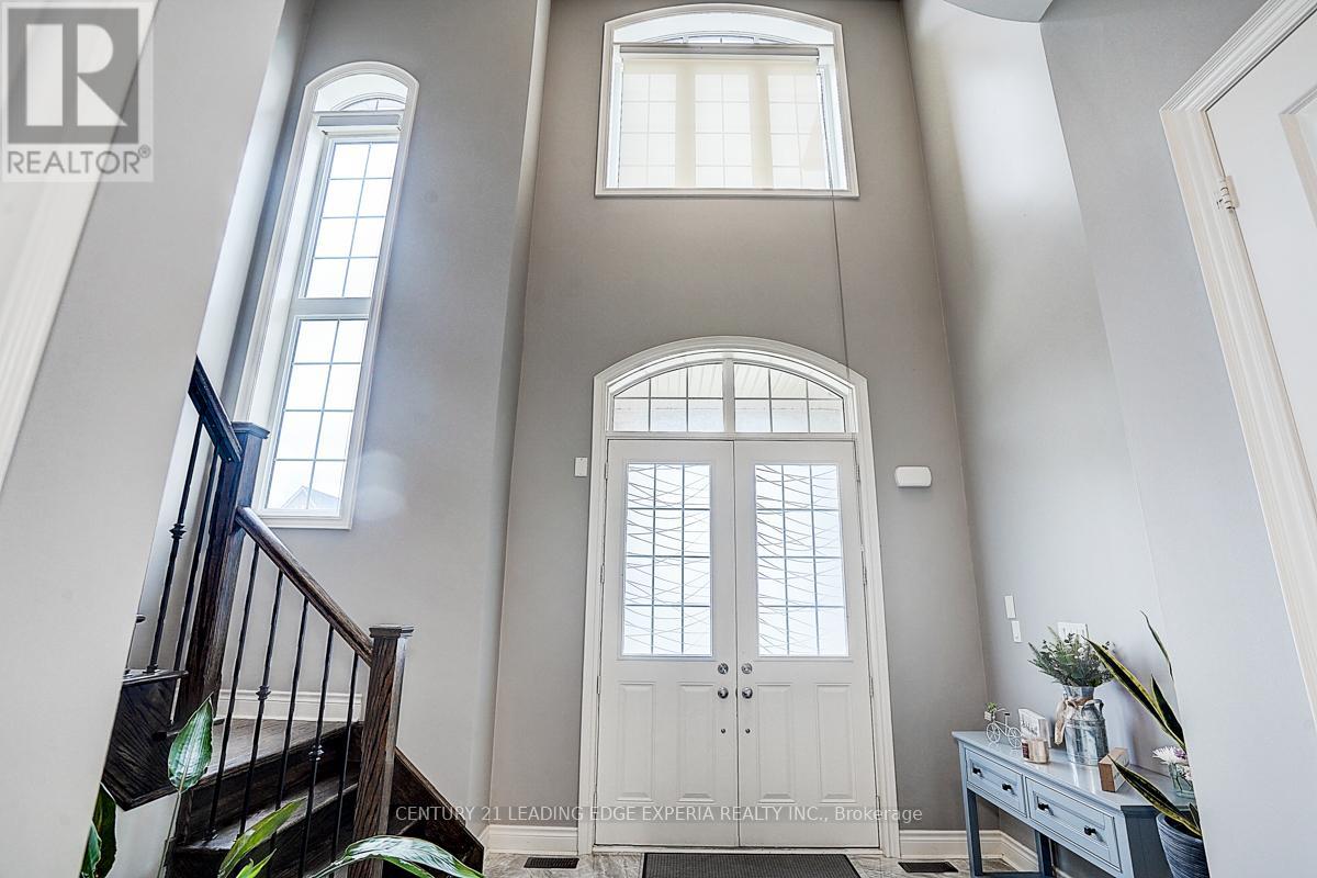 290 Inverness Way, Bradford West Gwillimbury (Bradford), Ontario  L3Z 2A6 - Photo 5 - N12179855