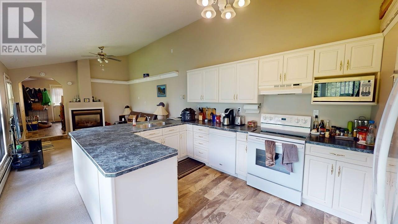 13744 Golf Course Road, Charlie Lake, British Columbia  V1J 8K8 - Photo 33 - R3007656