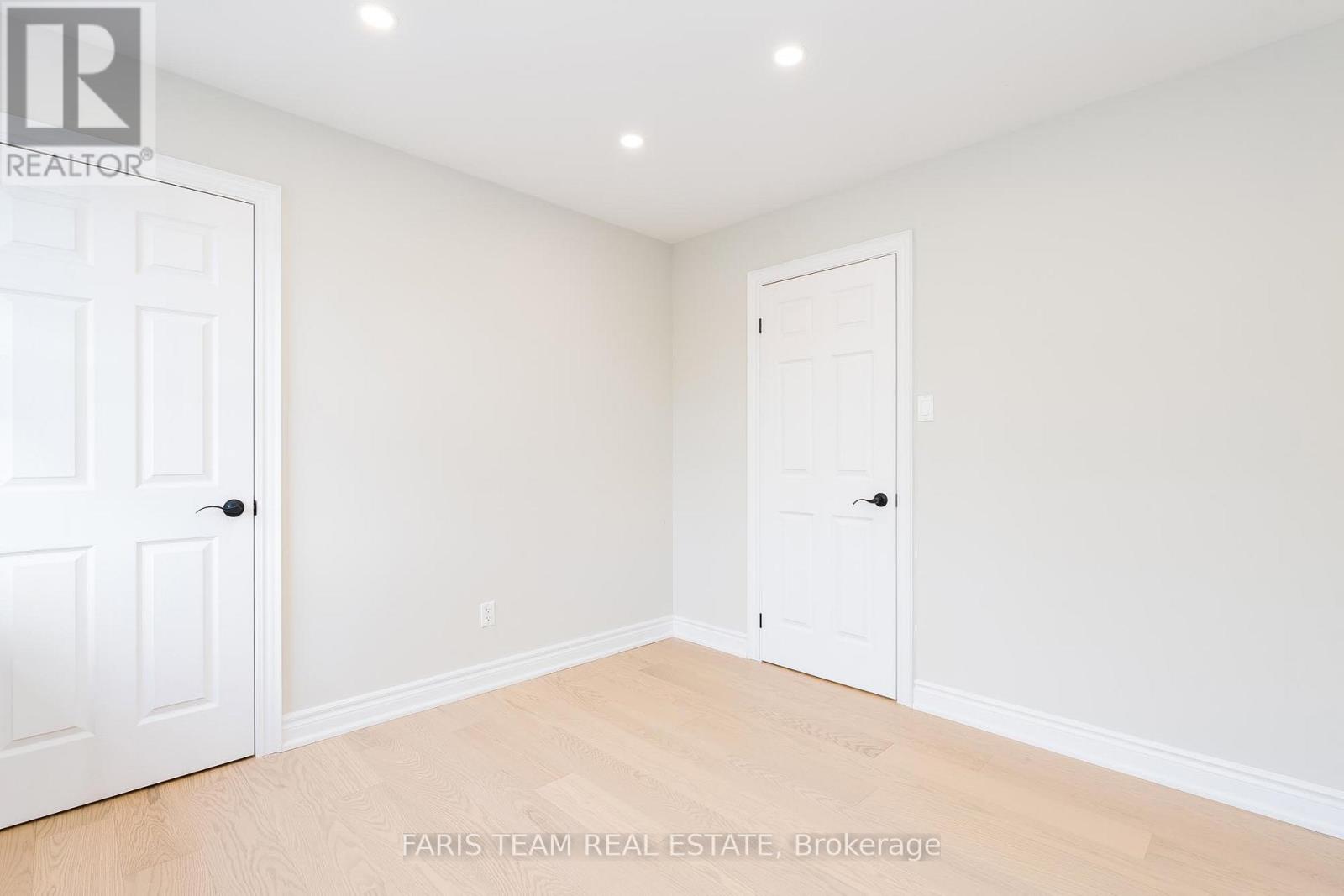53 Varden Avenue, Barrie, Ontario  L4M 4P4 - Photo 18 - S12179820