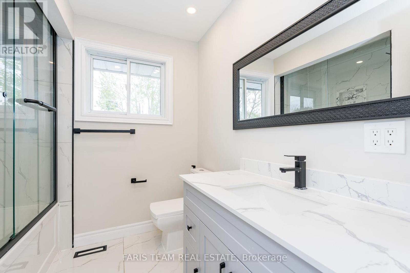 53 Varden Avenue, Barrie, Ontario  L4M 4P4 - Photo 21 - S12179820