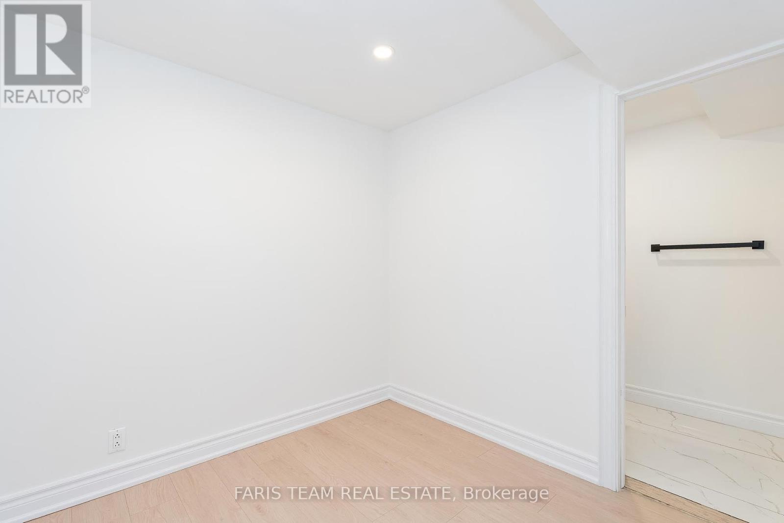 53 Varden Avenue, Barrie, Ontario  L4M 4P4 - Photo 24 - S12179820