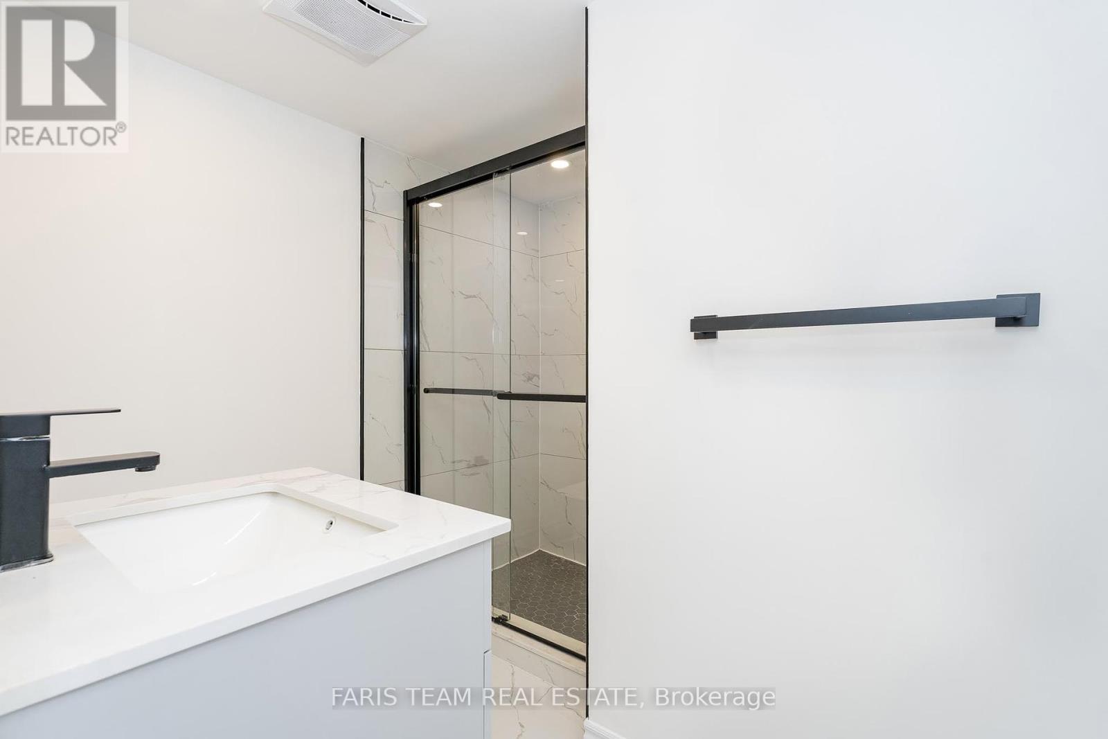 53 Varden Avenue, Barrie, Ontario  L4M 4P4 - Photo 26 - S12179820