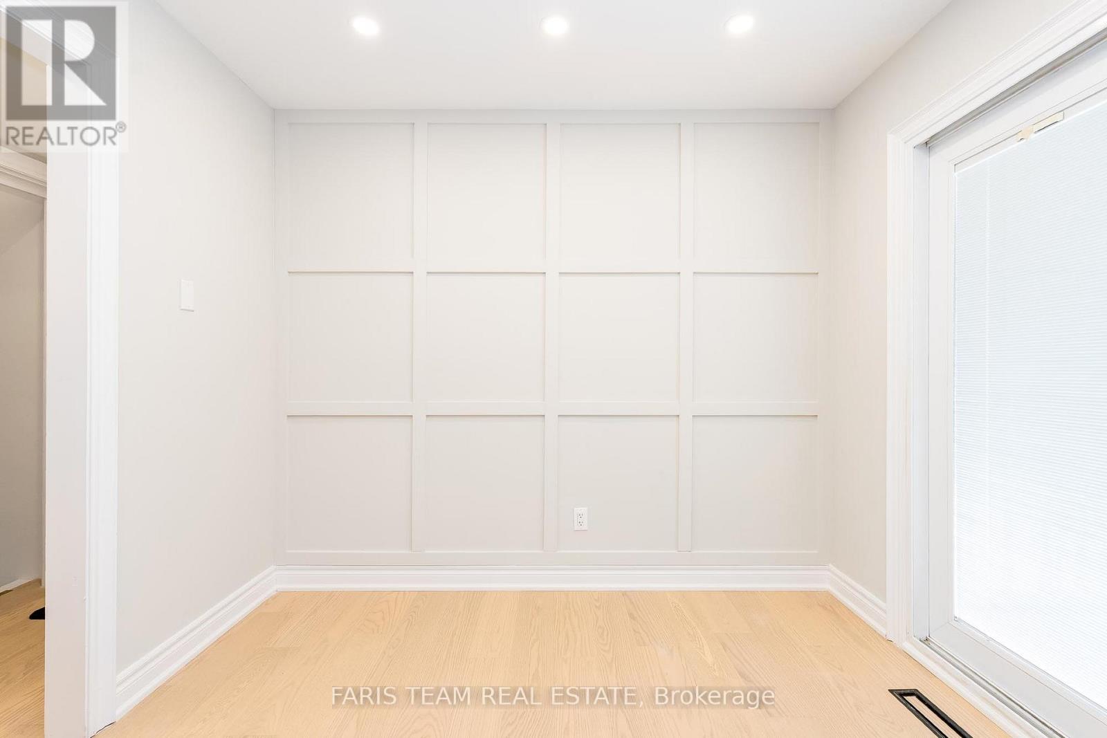 53 Varden Avenue, Barrie, Ontario  L4M 4P4 - Photo 8 - S12179820
