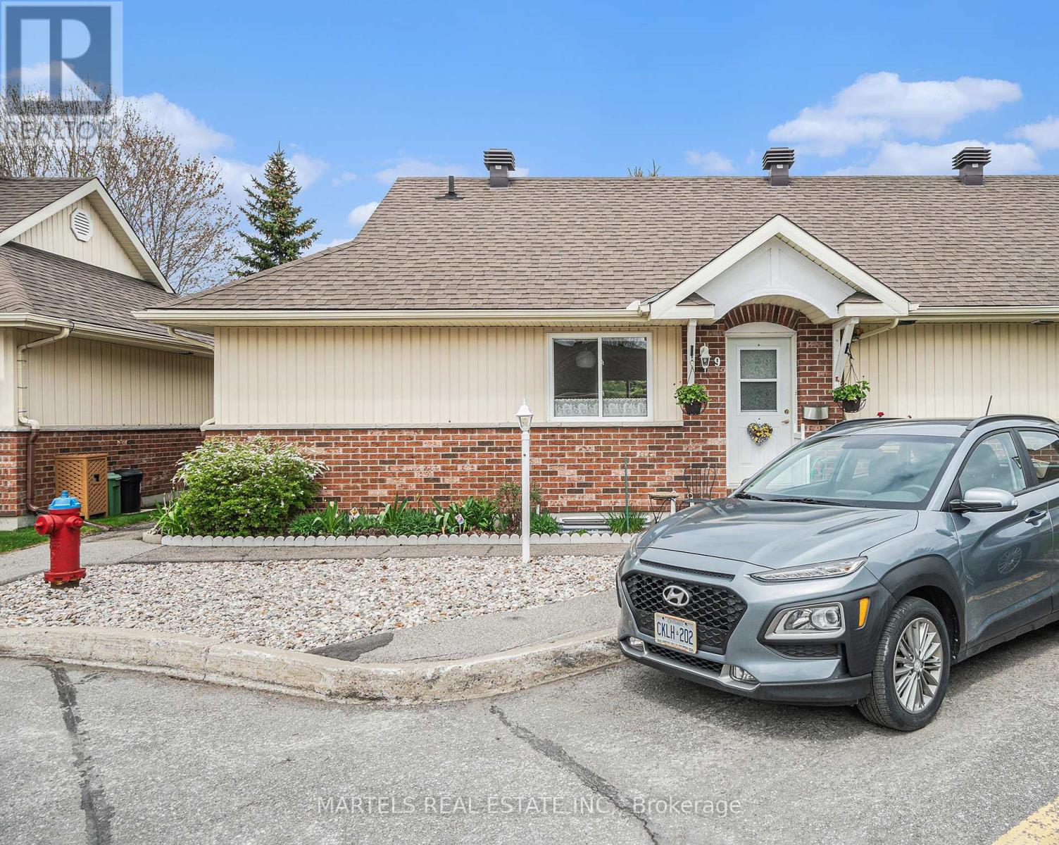 9 - 9 Daphne Crescent N, Ottawa, Ontario  K2S 1Y1 - Photo 1 - X12156082