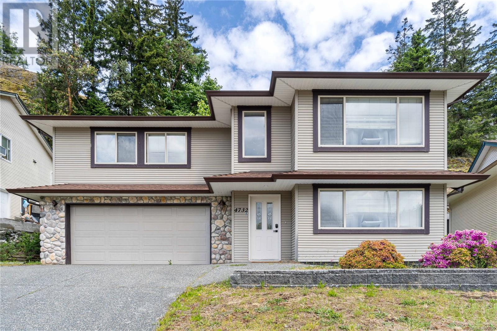 Property at 4732 Fairbrook Cres image 1