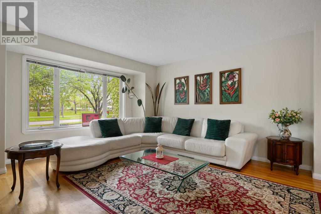 1650 Westmount Boulevard Nw, Calgary, Alberta  T2N 3G6 - Photo 4 - A2222845