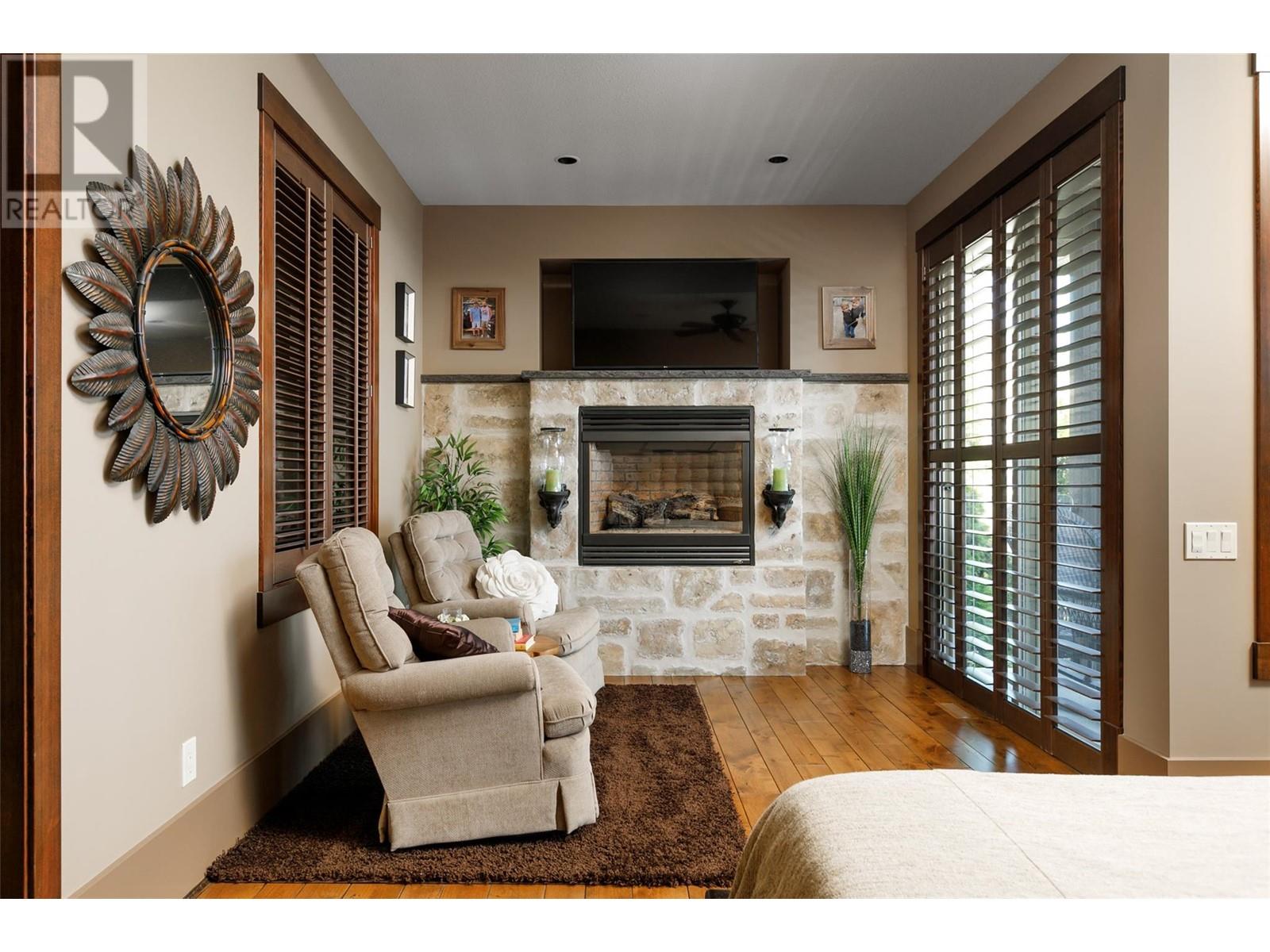 1528 Vineyard Drive, West Kelowna, BC V4T2Y7
