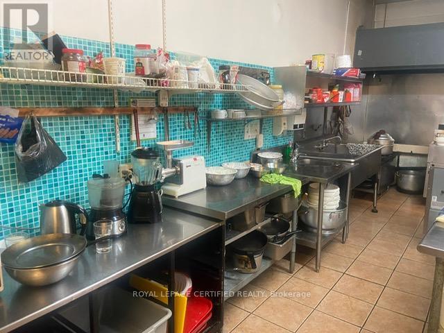 354 Main St West, Hamilton, Ontario  L8P 1K3 - Photo 13 - X12179813