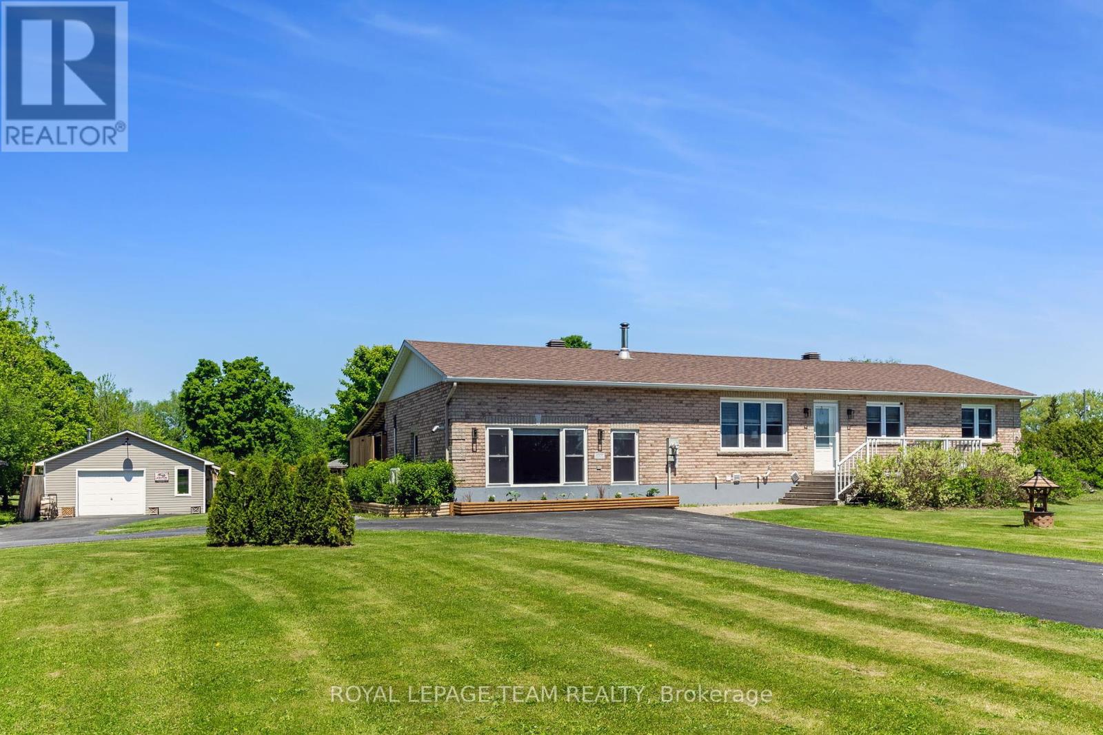 419 Lake Avenue E, Beckwith, Ontario  K7C 3S7 - Photo 3 - X12090184
