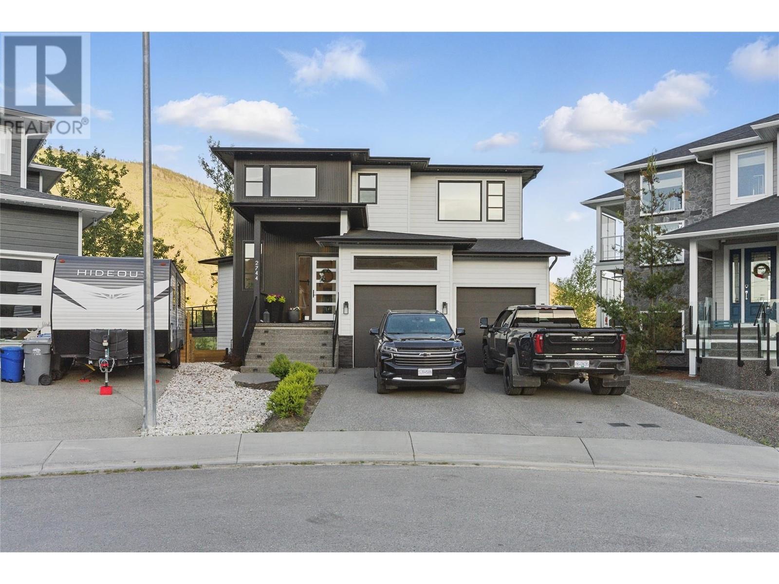 Property at 2744 BEACHMOUNT Crescent image 1