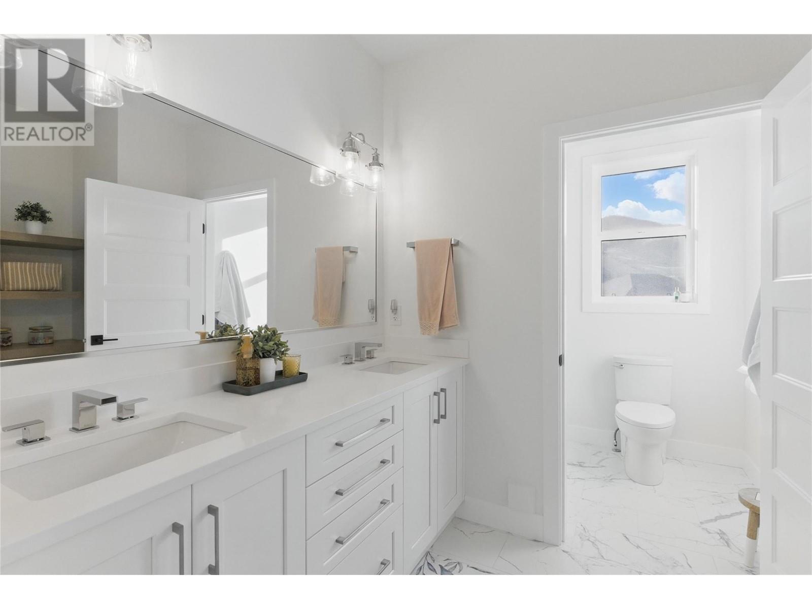 2744 BEACHMOUNT Crescent, Kamloops, BC V2B0E6