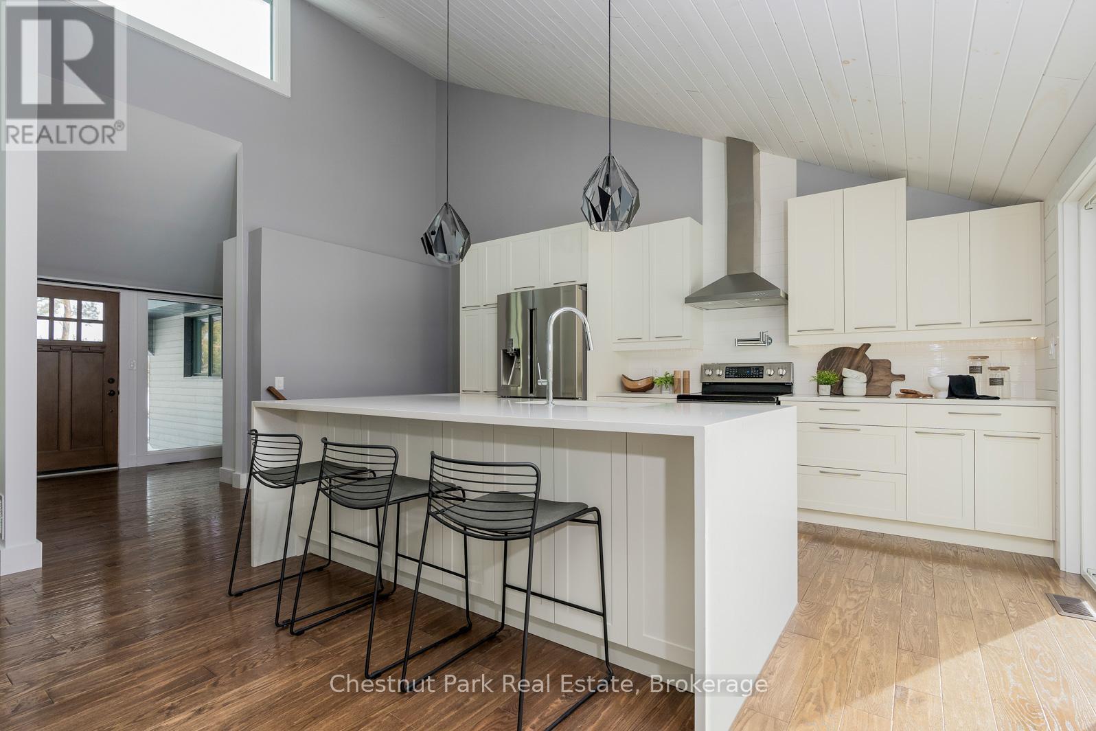 2890 Nottawasaga Conc 10 N, Clearview, Ontario  L9Y 3Y9 - Photo 6 - S12179935