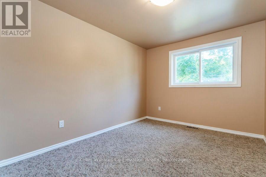 9 Beechcroft Circle, Barrie, Ontario  L4M 4Y4 - Photo 13 - S12179949