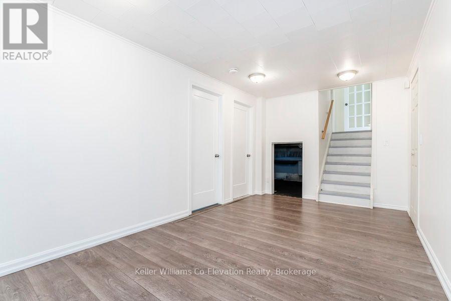 9 Beechcroft Circle, Barrie, Ontario  L4M 4Y4 - Photo 16 - S12179949