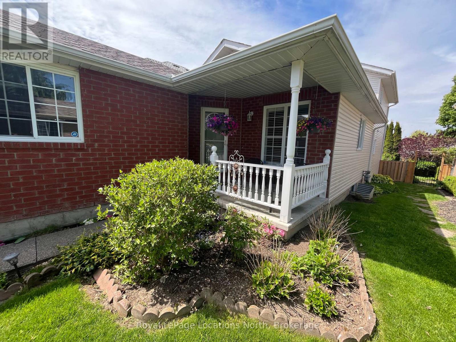 38 Bush Street, Collingwood, Ontario  L9Y 4T1 - Photo 2 - S12179972