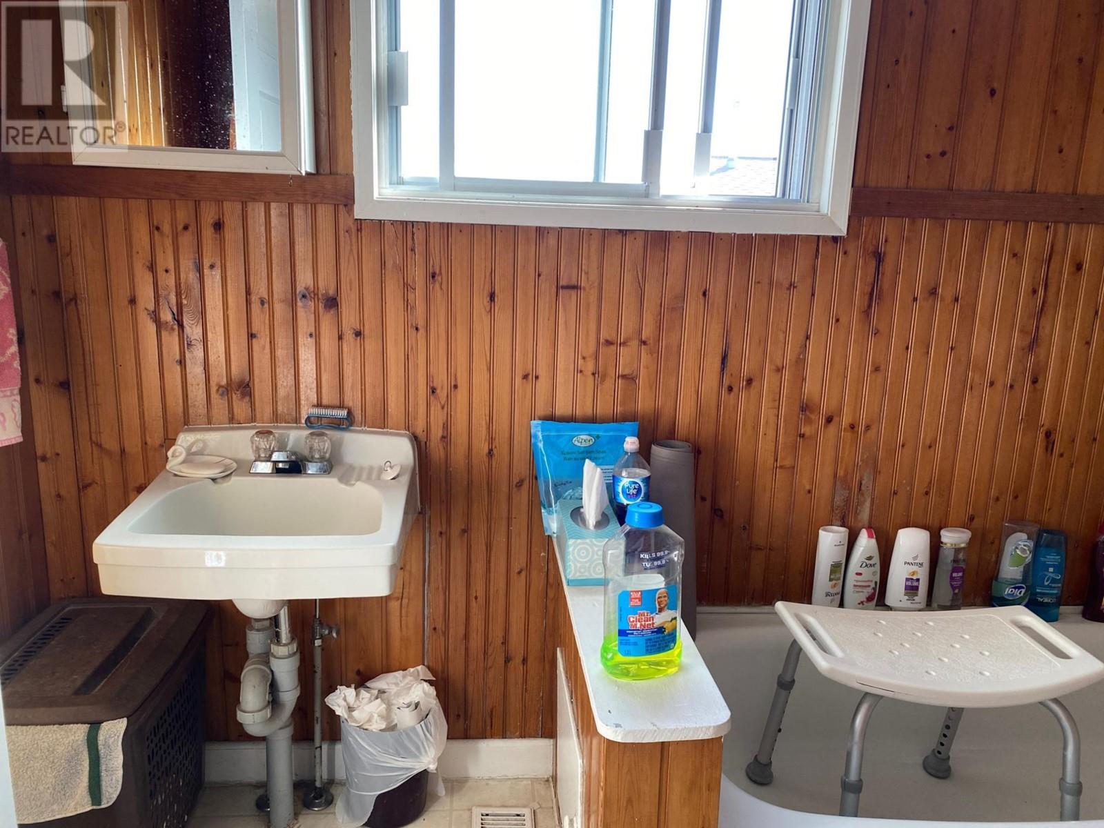 229 9th  S Avenue, Creston, British Columbia  V0B 1G3 - Photo 10 - 2475845