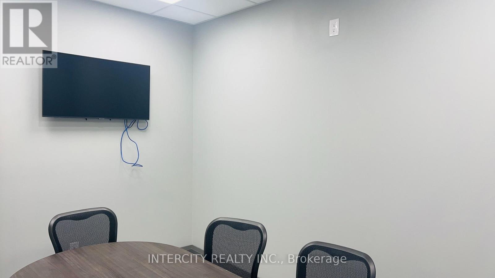 110 - 127 Westmore Drive, Toronto (West Humber-Clairville), Ontario  M9V 3Y6 - Photo 10 - W12099756