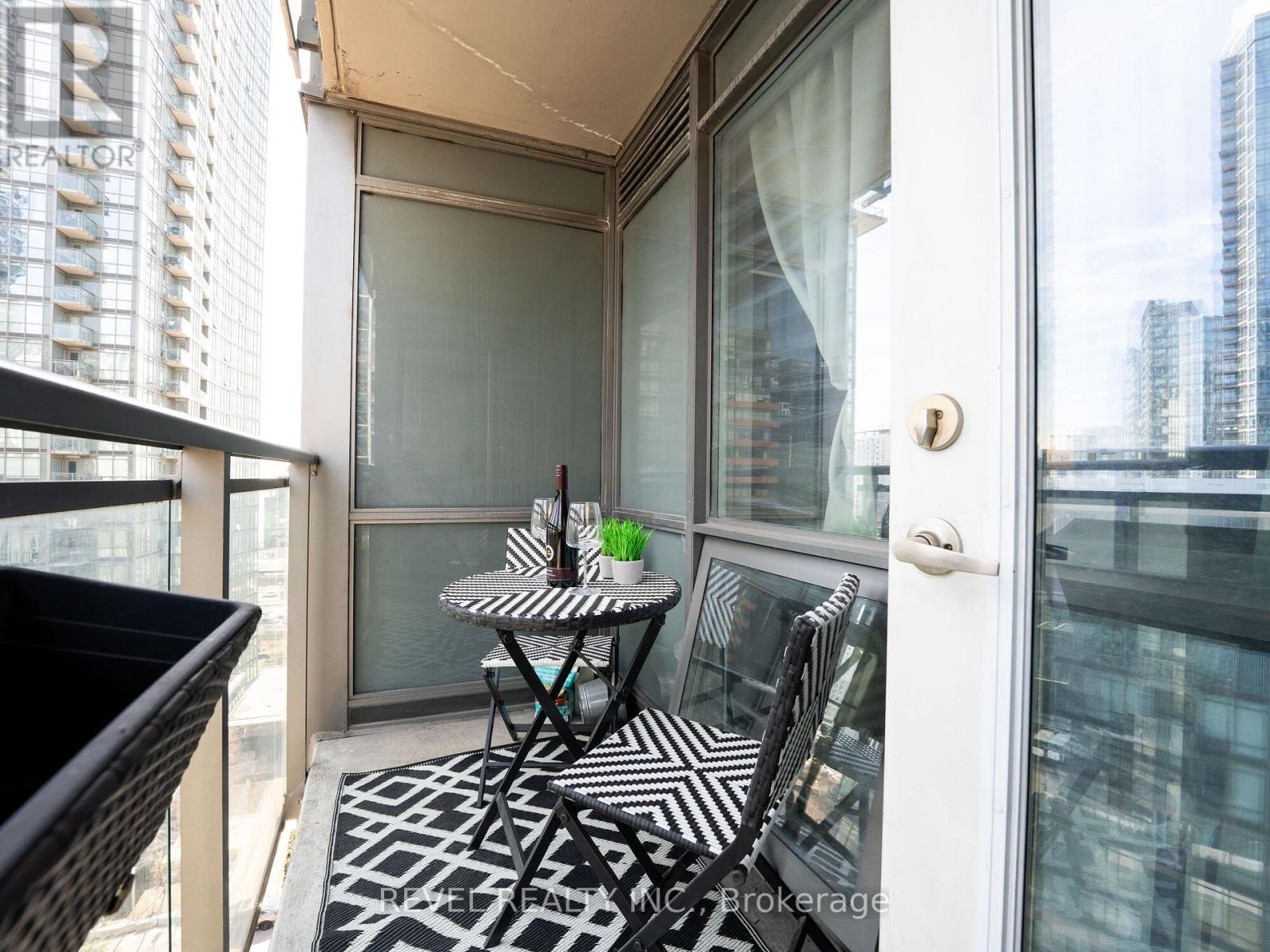 1208 - 15 Fort York Boulevard, Toronto, Ontario  M5V 3Y4 - Photo 22 - C12041453