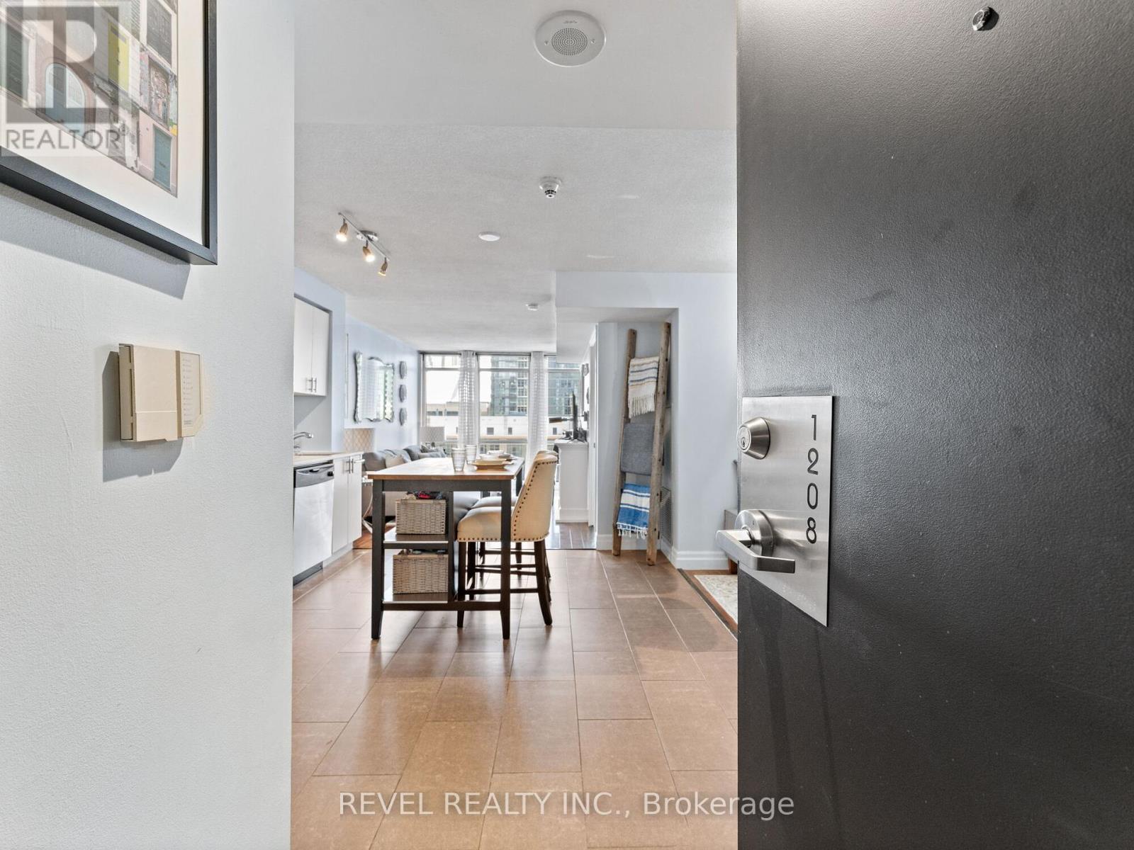 1208 - 15 Fort York Boulevard, Toronto, Ontario  M5V 3Y4 - Photo 3 - C12041453