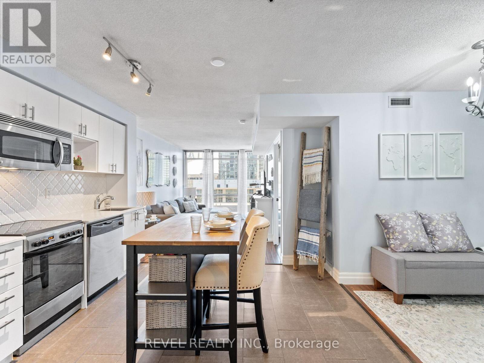 1208 - 15 Fort York Boulevard, Toronto, Ontario  M5V 3Y4 - Photo 14 - C12041453