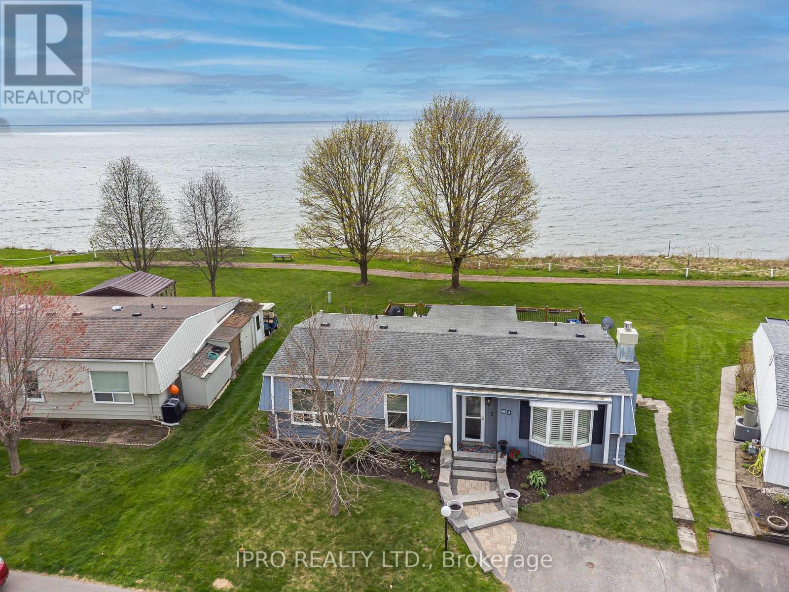 61 Bluffs Road, Clarington, Ontario  L1B 1A6 - Photo 3 - E12179969