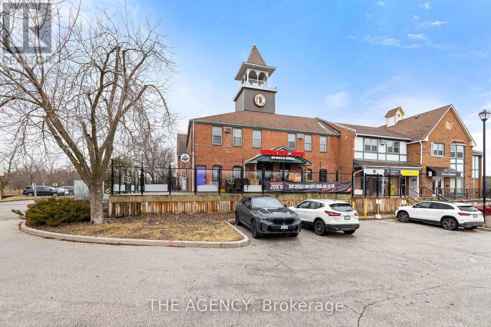 2 Orchard Heights Boulevard, Aurora, Ontario  L4G 3W3 - Photo 4 - N12179893