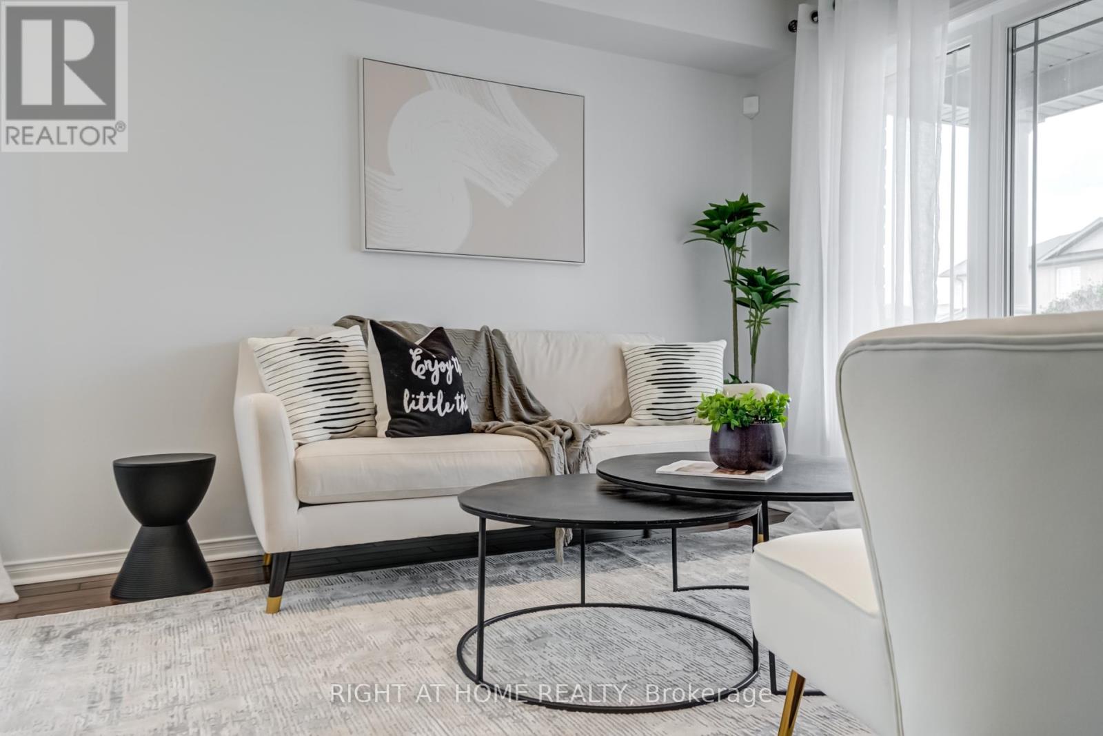 Property at 829 MILLER PARK AVENUE image 3